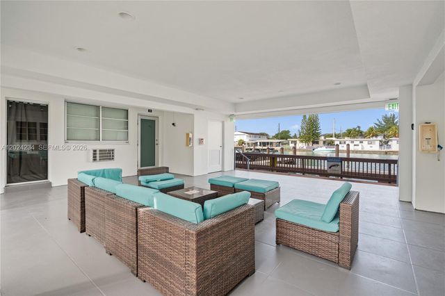 7950 Tatum Waterway Dr N9, Miami Beach, FL 33141