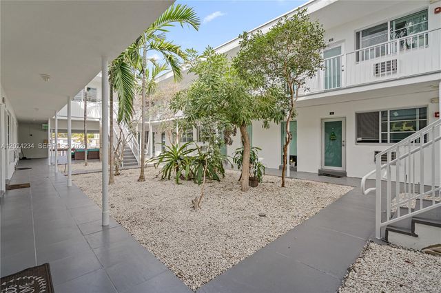 7950 Tatum Waterway Dr N9, Miami Beach, FL 33141
