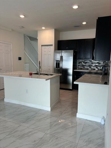 3337 W 105th Ter, Hialeah, FL 33018