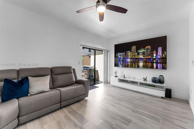 3214 SE 4th Ct, Homestead, FL 33033