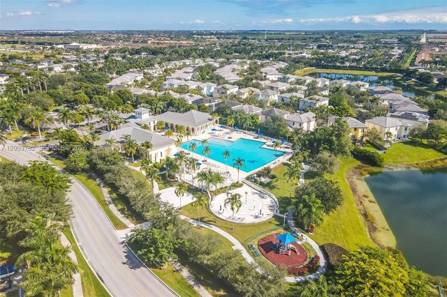 3214 SE 4th Ct, Homestead, FL 33033