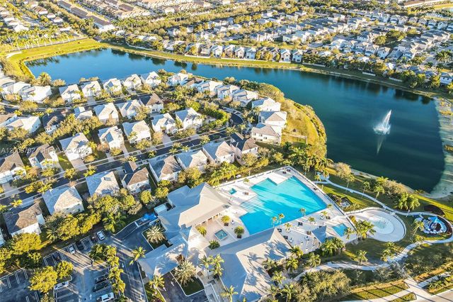 3214 SE 4th Ct, Homestead, FL 33033