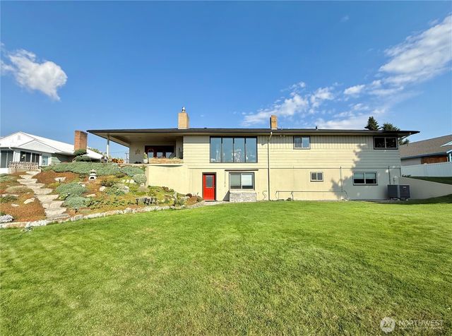 644 Dewberry E, Omak, WA 98841