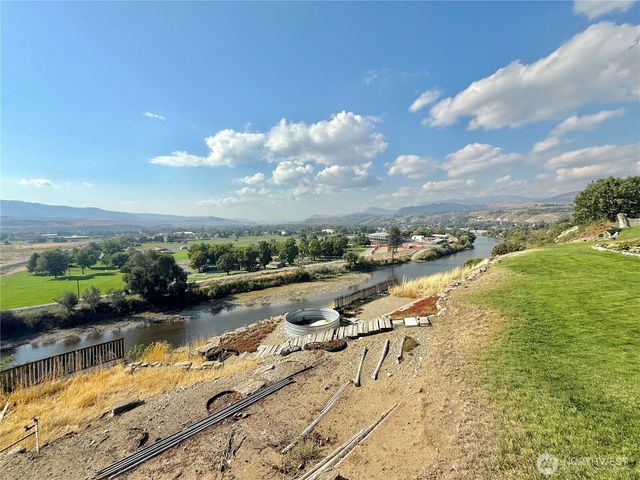 644 Dewberry E, Omak, WA 98841