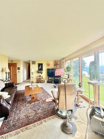 644 Dewberry E, Omak, WA 98841