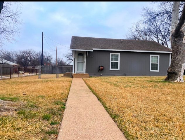 1335 Florea Street, Graham, TX 76450