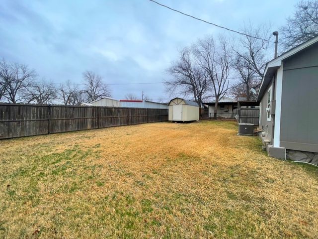 1335 Florea Street, Graham, TX 76450