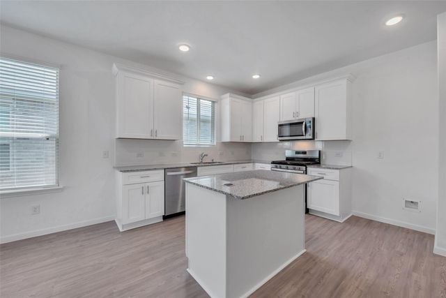 339 Lippizan Drive, Alvin, TX 77511