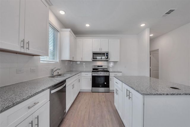 339 Lippizan Drive, Alvin, TX 77511