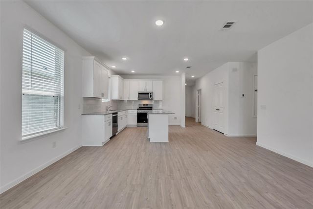 339 Lippizan Drive, Alvin, TX 77511