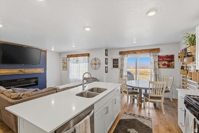 1252 W HIDDEN SPRING DR, Santaquin, UT 84655