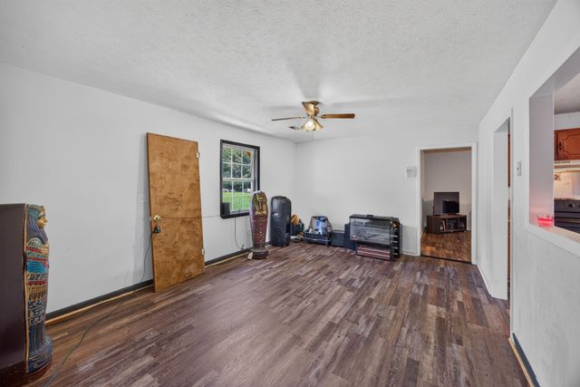 11279 Nashville Hwy, Baxter, TN 38544