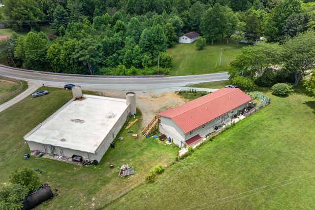11279 Nashville Hwy, Baxter, TN 38544