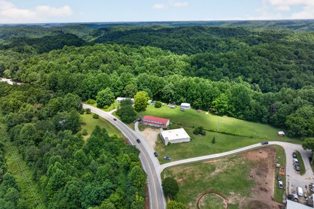 11279 Nashville Hwy, Baxter, TN 38544