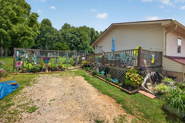 11279 Nashville Hwy, Baxter, TN 38544