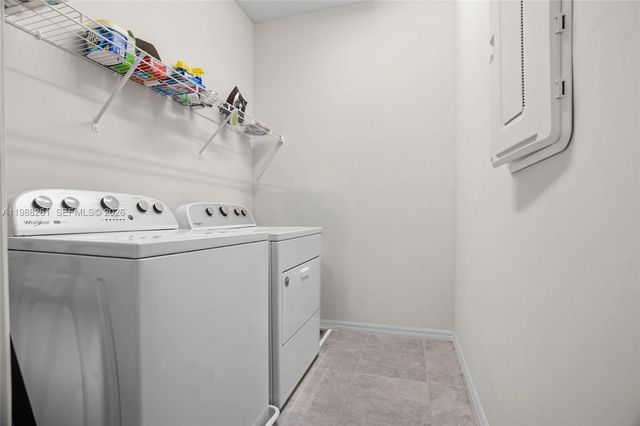 8240 Tailshot Ct, Lake Worth, FL 33467