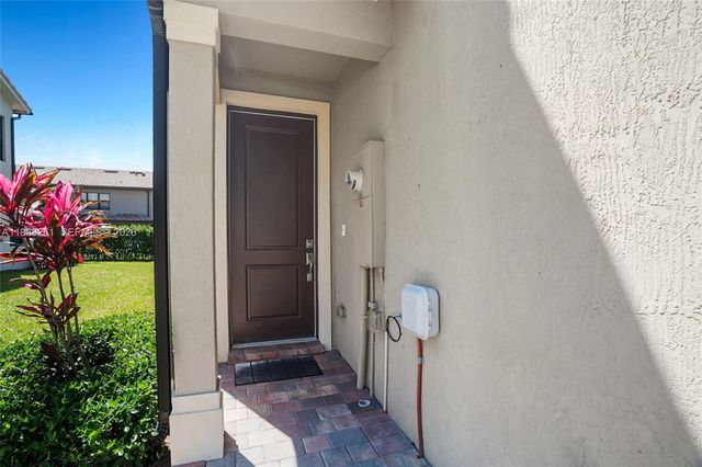 8240 Tailshot Ct, Lake Worth, FL 33467