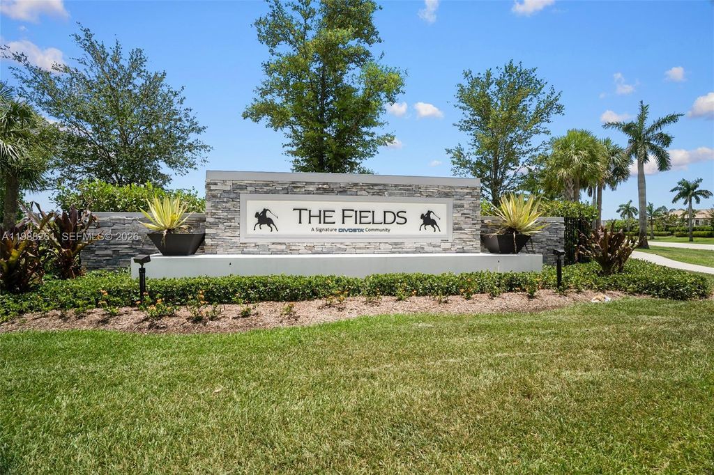 8240 Tailshot Ct, Lake Worth, FL 33467