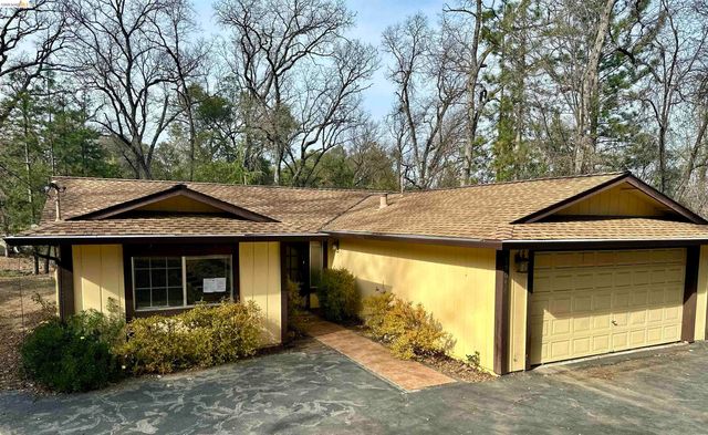 19046 Digger Pine St, Groveland, CA 95321