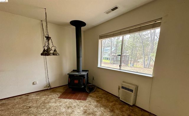 19046 Digger Pine St, Groveland, CA 95321