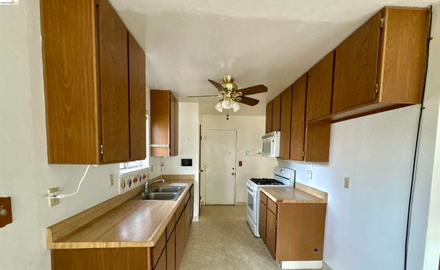 19046 Digger Pine St, Groveland, CA 95321