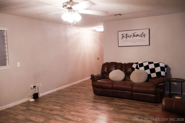 101 Honeysuckle Lane, Pryor, OK 74361