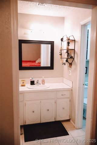 101 Honeysuckle Lane, Pryor, OK 74361