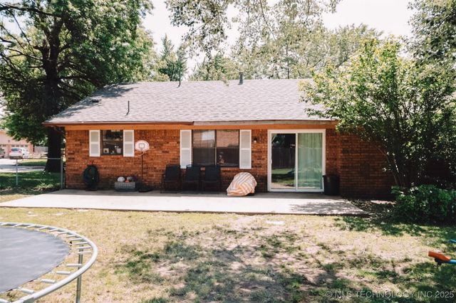 101 Honeysuckle Lane, Pryor, OK 74361