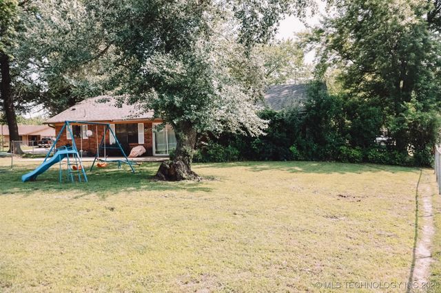 101 Honeysuckle Lane, Pryor, OK 74361