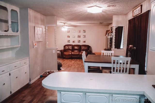 101 Honeysuckle Lane, Pryor, OK 74361