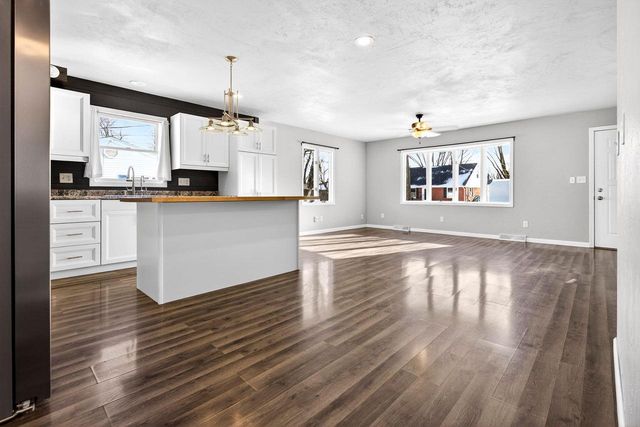 916 CHARLES STREET, Little Chute, WI 54140