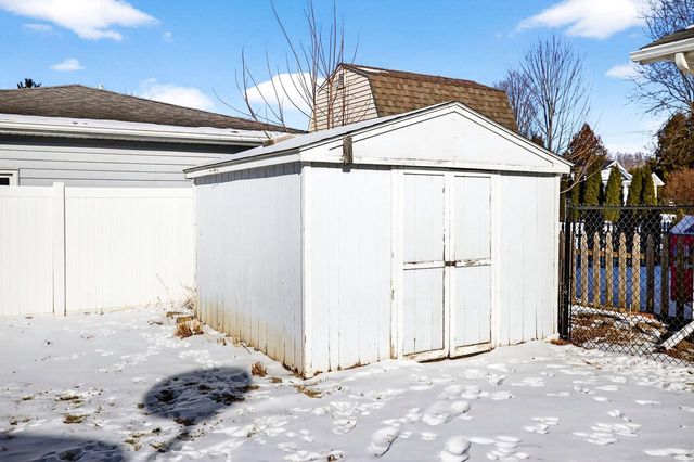 916 CHARLES STREET, Little Chute, WI 54140