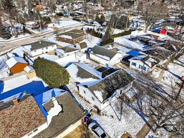 916 CHARLES STREET, Little Chute, WI 54140