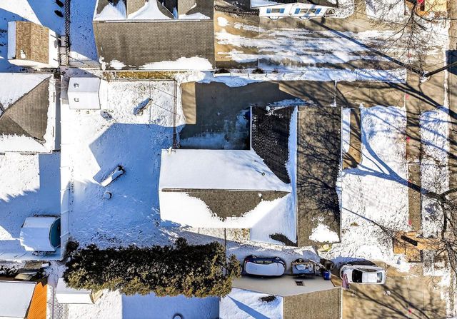 916 CHARLES STREET, Little Chute, WI 54140