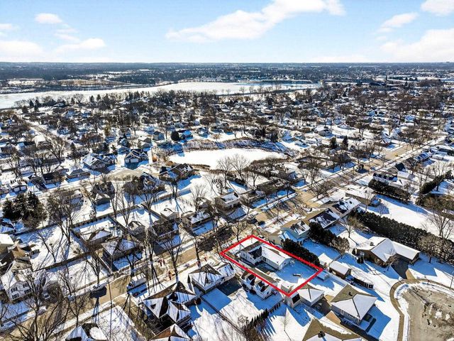 916 CHARLES STREET, Little Chute, WI 54140