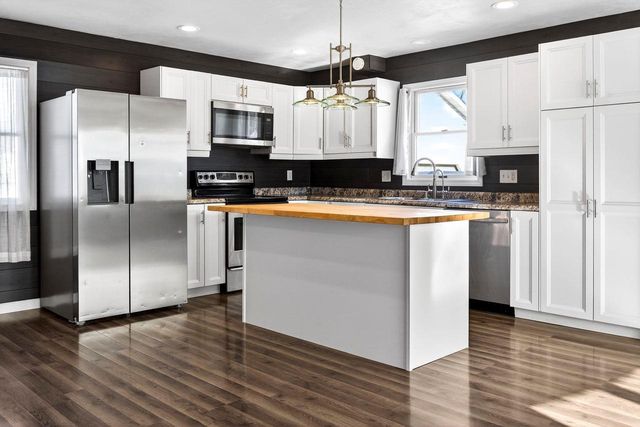 916 CHARLES STREET, Little Chute, WI 54140