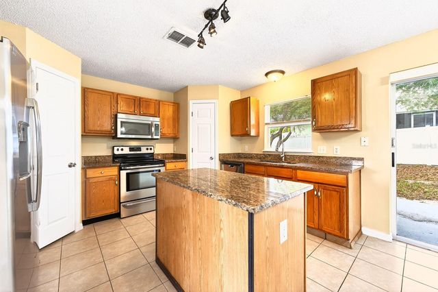 274 CURTIS AVENUE, Groveland, FL 34736