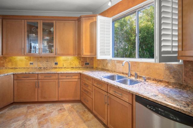 5383 Chelsea 201, La Jolla, CA 92037