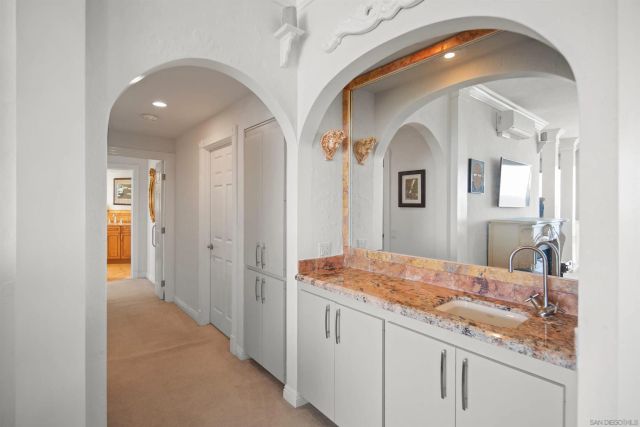 5383 Chelsea 201, La Jolla, CA 92037