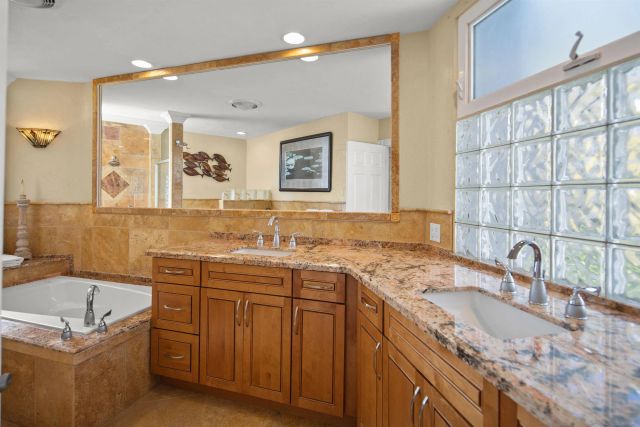 5383 Chelsea 201, La Jolla, CA 92037
