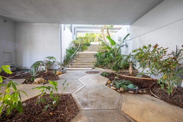 5383 Chelsea 201, La Jolla, CA 92037