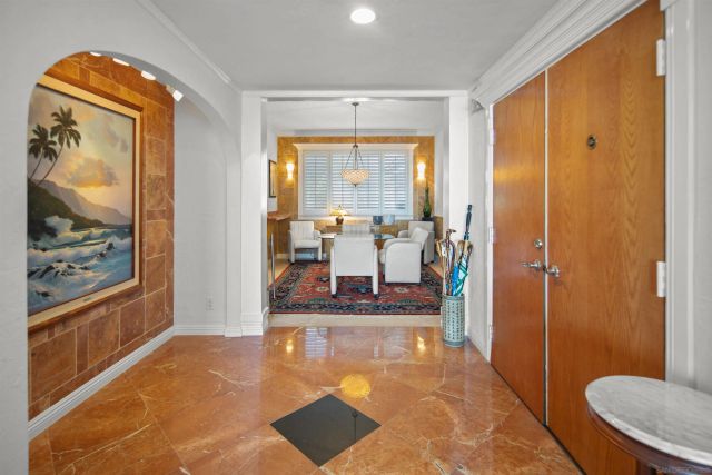 5383 Chelsea 201, La Jolla, CA 92037