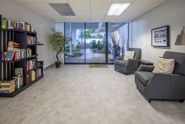 5383 Chelsea 201, La Jolla, CA 92037