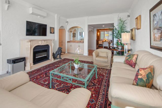 5383 Chelsea 201, La Jolla, CA 92037