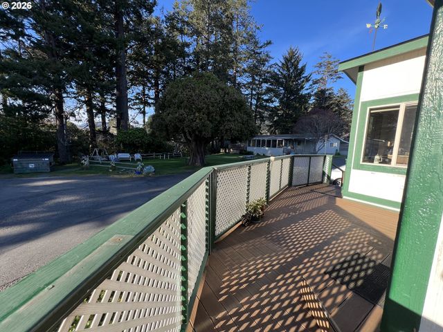 16063 DRIFTWOOD Ln 12, Brookings, OR 97415