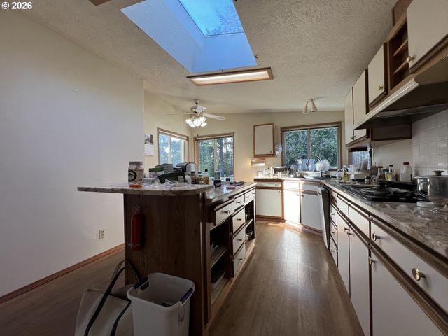 16063 DRIFTWOOD Ln 12, Brookings, OR 97415