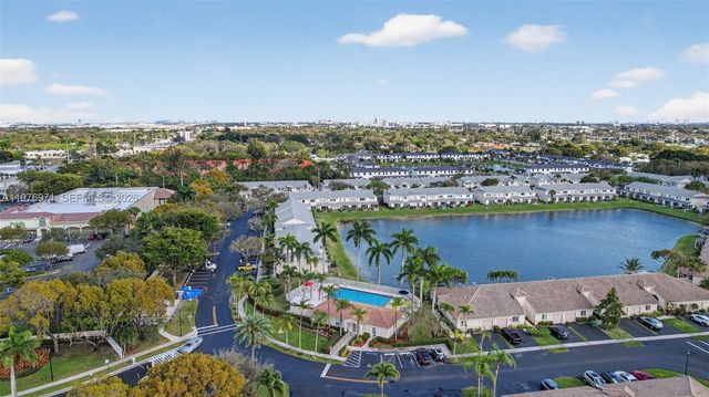 4824 SW 32nd Ter, Dania Beach, FL 33312