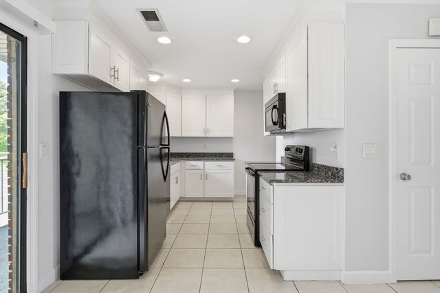 212 Blisswood Village Dr 212, Ludlow, MA 01056