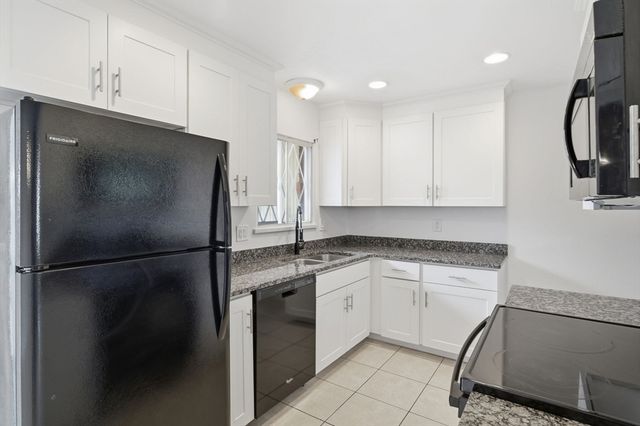 212 Blisswood Village Dr 212, Ludlow, MA 01056