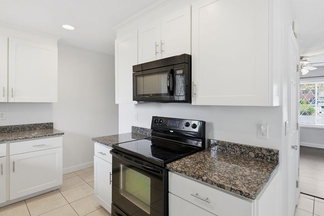 212 Blisswood Village Dr 212, Ludlow, MA 01056